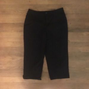 Croft & Barrow size 14 stretch classic fit